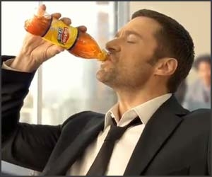 Noua reclama Lipton Ice Tea cu Hugh Jackman
