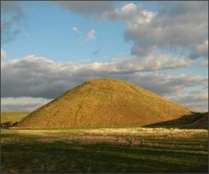 Silbury Hill, movila din Avebury, UK