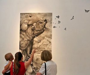 Animale desenate pe pereti de Adonna Khare
