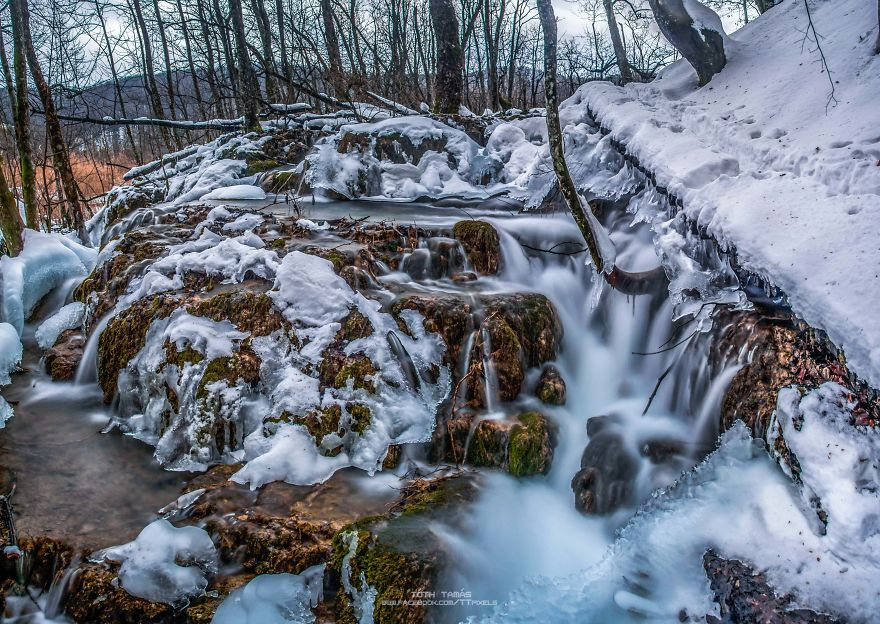 Splendoarea cascadelor inghetate din Croatia - Poza 10