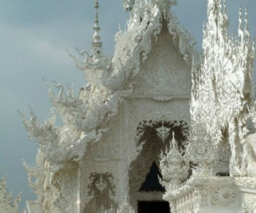 Wat Rong Khun: Templul budist, inspirat din filme SF