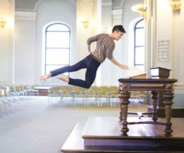 Dansand prin aer: Ipostazele unui artist care sfideaza gravitatia