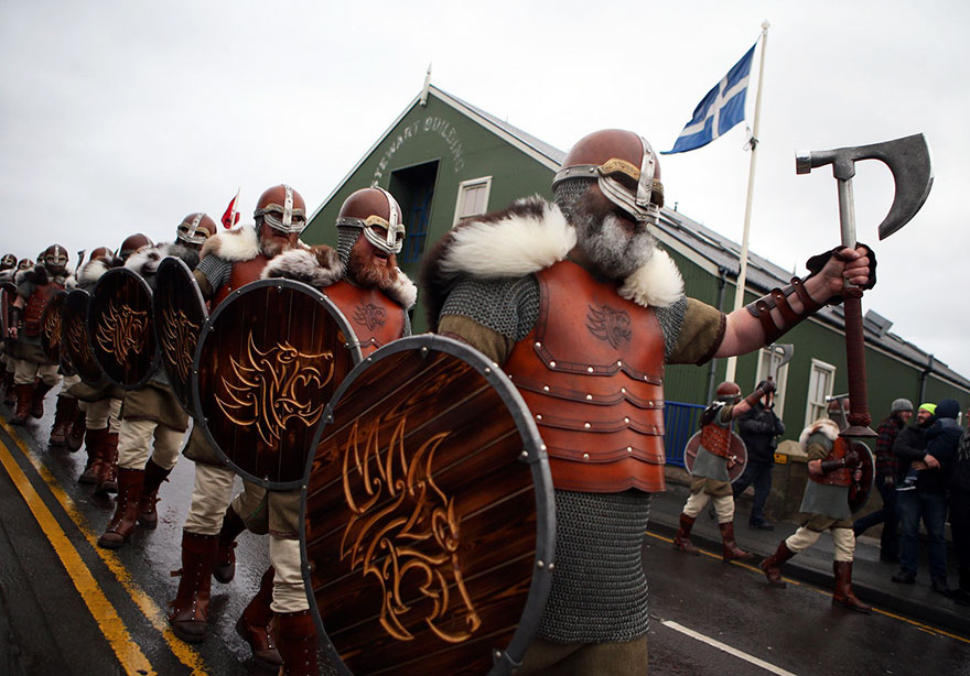 Festivalul legendar al vikingilor, in fotografii epice - Poza 5