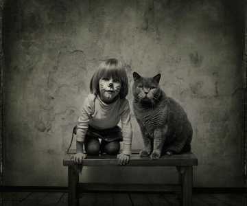 Prietenia dintre o fetita si pisica ei, de Andy Prokh