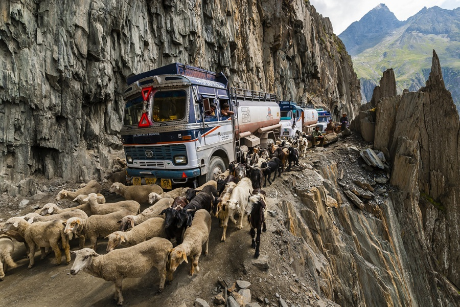 Aventuri memorabile: Cele mai periculoase drumuri din lume - Poza 1