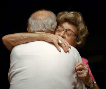 Cupluri care rezista de 50+ ani in fotografii