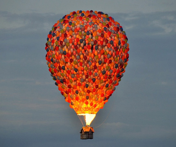 Inconjurul lumii in 540 de baloane Disney