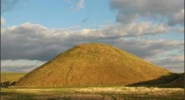 Silbury Hill, movila din Avebury, UK