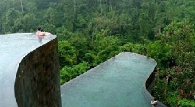 Gradini acvatice suspendate in Bali