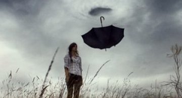 Povesti suprarealiste spuse de Rebeca Cygnus