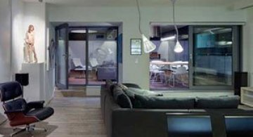 Penthouse inundat de lumina la Bratislava