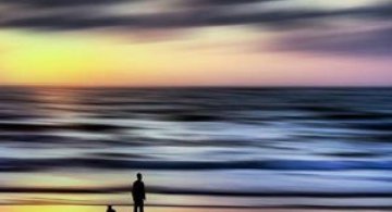 Peisaje abstracte cu siluete, de Josh Adamski