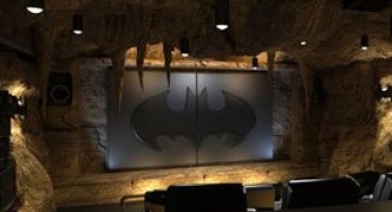 Cinema acasa la cel mai mare fan Batman!