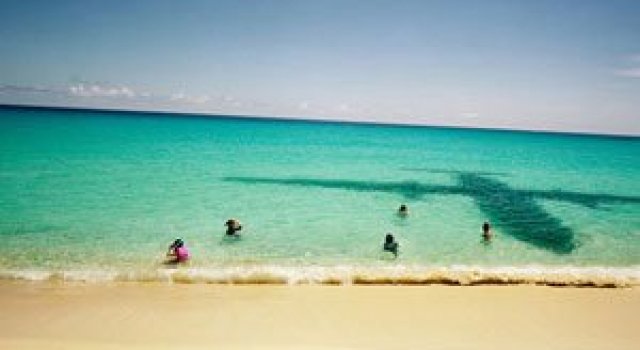 Avioane peste plaja Maho, St. Martin, Caraibe