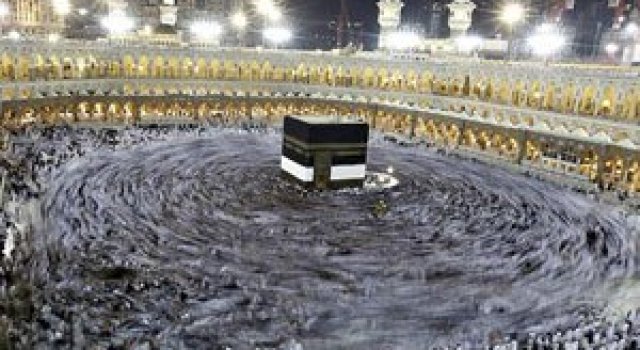 Fotografii cu expunere lunga ale pelerinajului musulman la Mecca