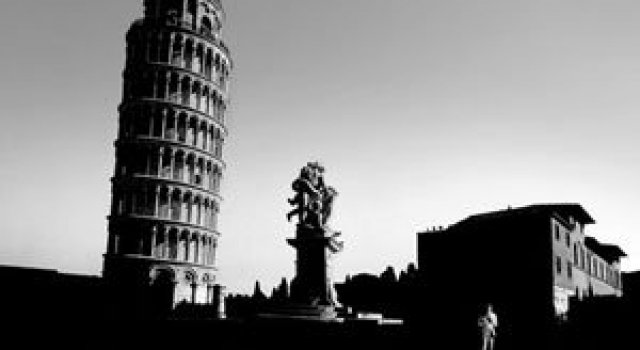 17 fotografii cu monumente ca desprinse din filme