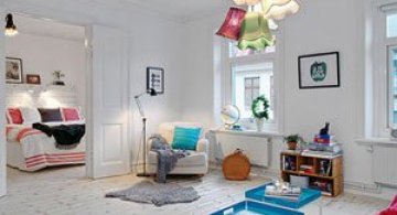 Un apartament ca un curcubeu pe fundal alb, in Suedia