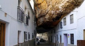 Orasul din stanca: Setenil de las Bodegas, Spania