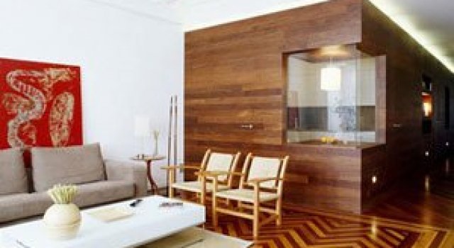 Apartament imbracat in caldura lemnului