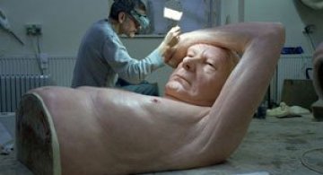 Sculptorul Gulliver in tara hiper-realismului