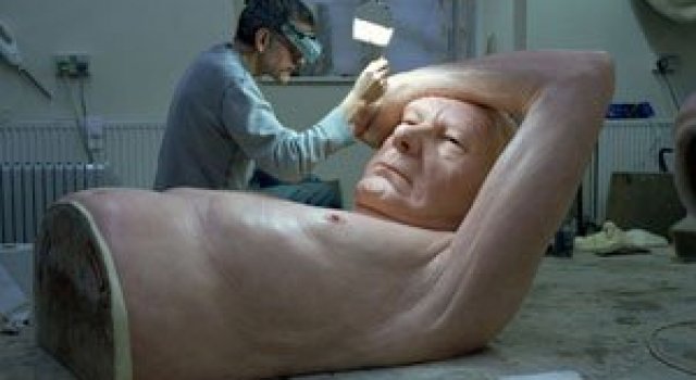 Sculptorul Gulliver in tara hiper-realismului