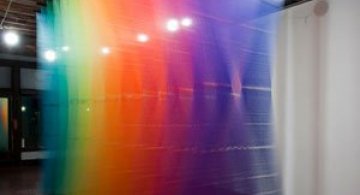 Sculpturi prismatice din kilometri de ata