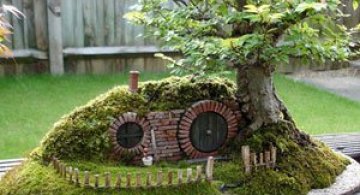 Bonsai cu hobbiti, inspirat de JRR Tolkien