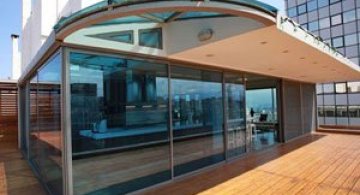 Apartament cu vedere la munte si mare in Beirut