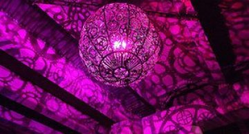 Candelabre din piese vechi de bicicleta