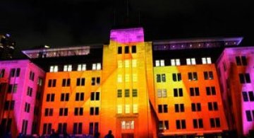 Sydney prinde viata, lumina si culoare