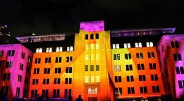 Sydney prinde viata, lumina si culoare