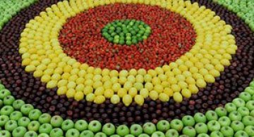 Un covor din fructe pentru Kenzo