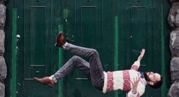 Oameni in cadere calma, de Brad Hammonds