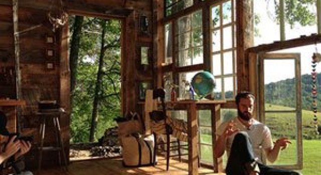 Casa din ferestre, construita de un cuplu