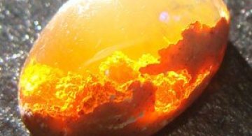 Opalul in care arde un foc fascinant