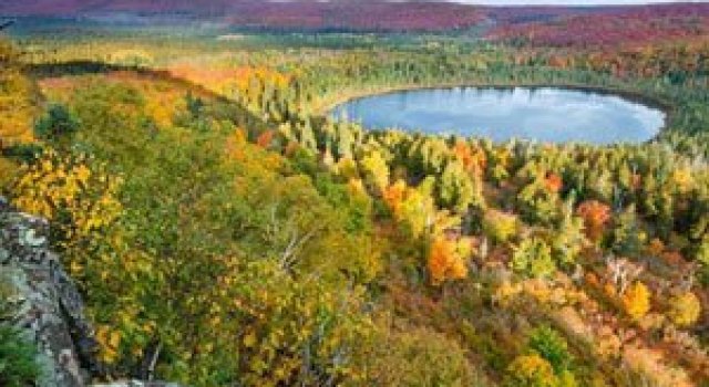 Culori de toamna din varful Muntelui Oberg