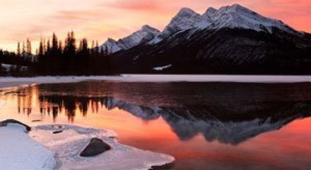 Peisaje canadiene inzapezite, de Wayne Simpson