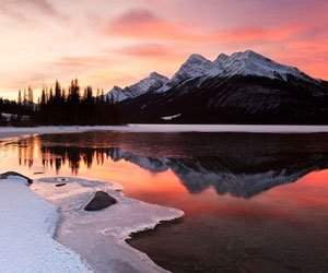 Peisaje canadiene inzapezite, de Wayne Simpson