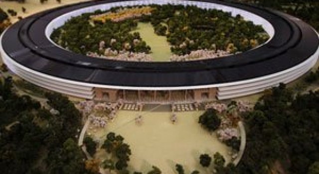 Visul lui Steve Jobs: Sediul Apple OZN