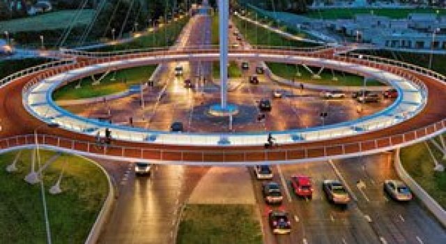 Giratoriu suspendat pentru biciclisti in Olanda