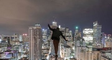 Adrenalina pe acoperisuri, cu Tom Ryaboi