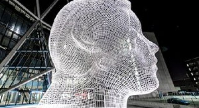 Fetita din Tara Minunilor, de Jaume Plensa