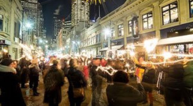 Soare in mijlocul noptii la Calgary, in Canada