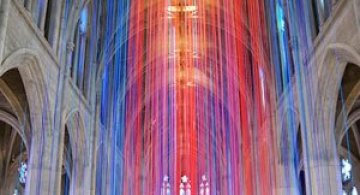 Catedrala impodobita cu 1.000 de panglici