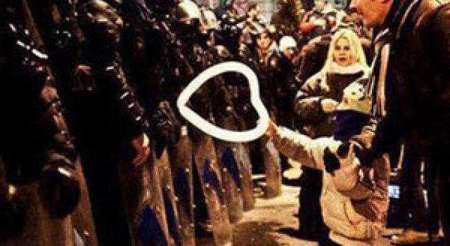 11 momente incredibile de la protestele din intreaga lume