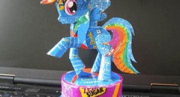 10 sculpturi din doze reciclate de bauturi