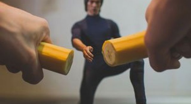 Bruce Lee pregateste un mic-dejun sanatos