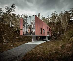 Casa minimalista si suspendata a unui fotograf in Tara Galilor