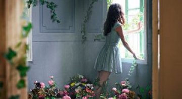 Fotografii in gradina secreta, de Lara Zankoul