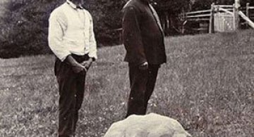 Poze de acum 100 de ani cu cel mai batran animal din lume